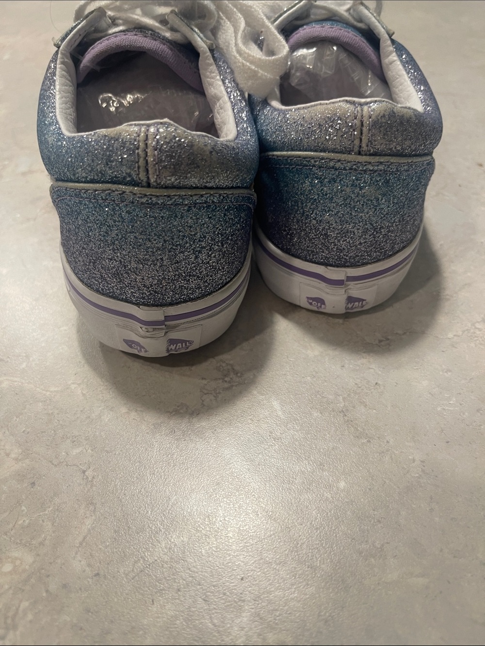 VANS - Picture 3 of 7